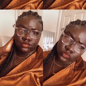 Meet your Posher, Deanna